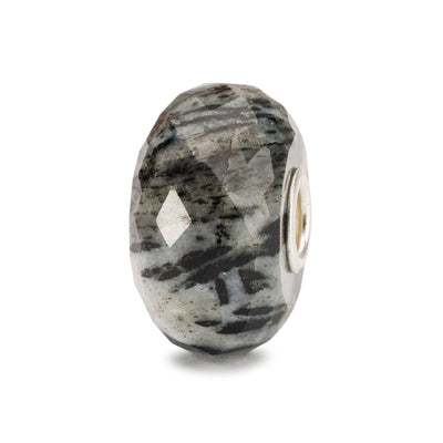 Hornblende Bead