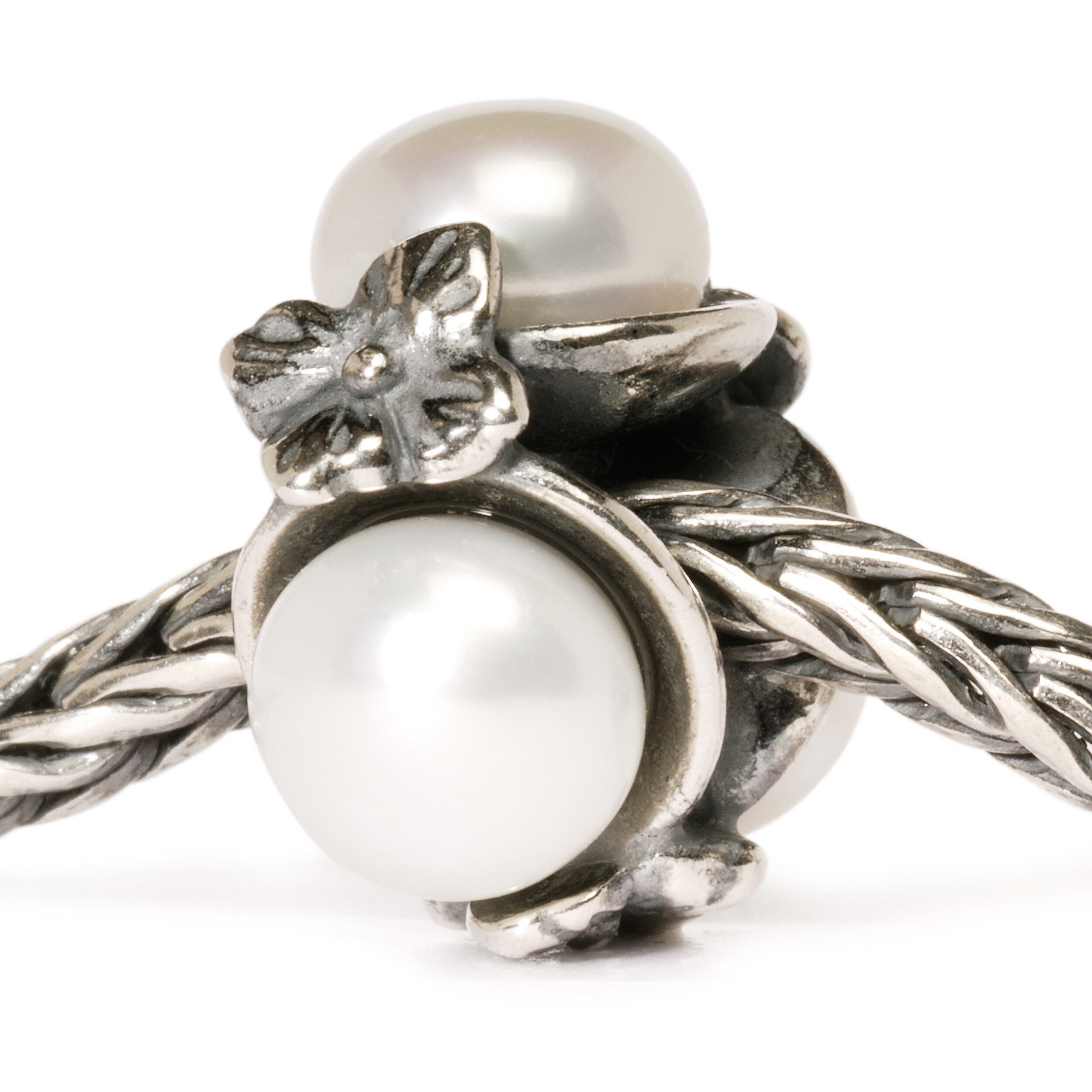 Triple Pearl, White